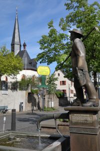 Stehkragenwinzer in Martinsthal